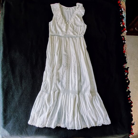 💞🎄Just in Dec👄✈️. Beautiful WHITE DRESS. - Picture 9 of 15